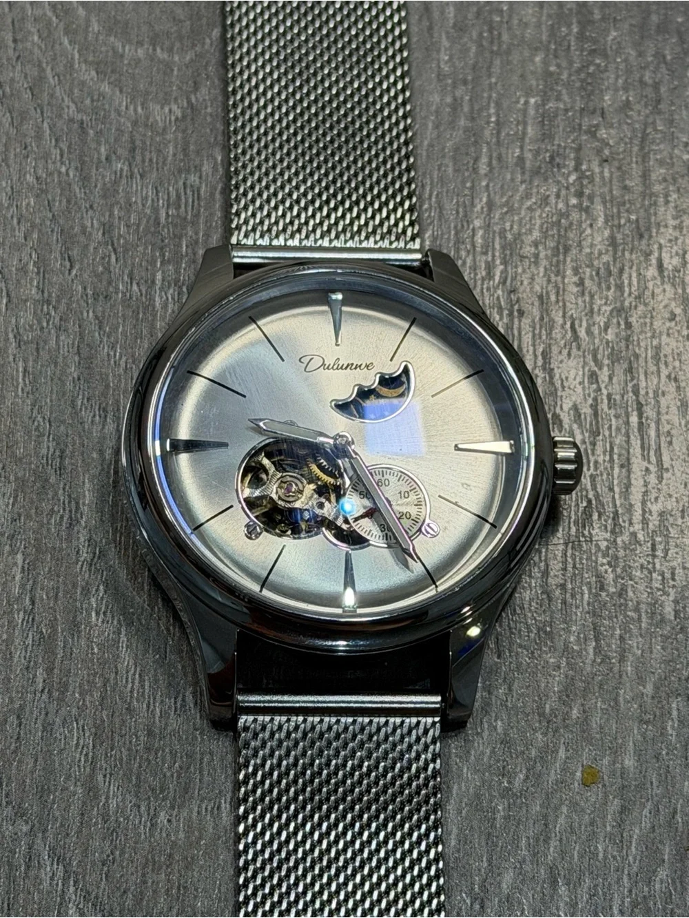 Dulunwe Automatic Men’s Watch 43mm Open Heart Moon Phase Mesh Band Runs